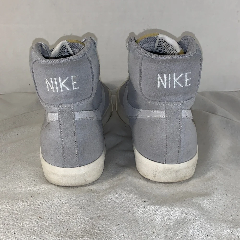 Nike Men’s Blazer ‘77 Light Gray Suede High-Top Sneakers